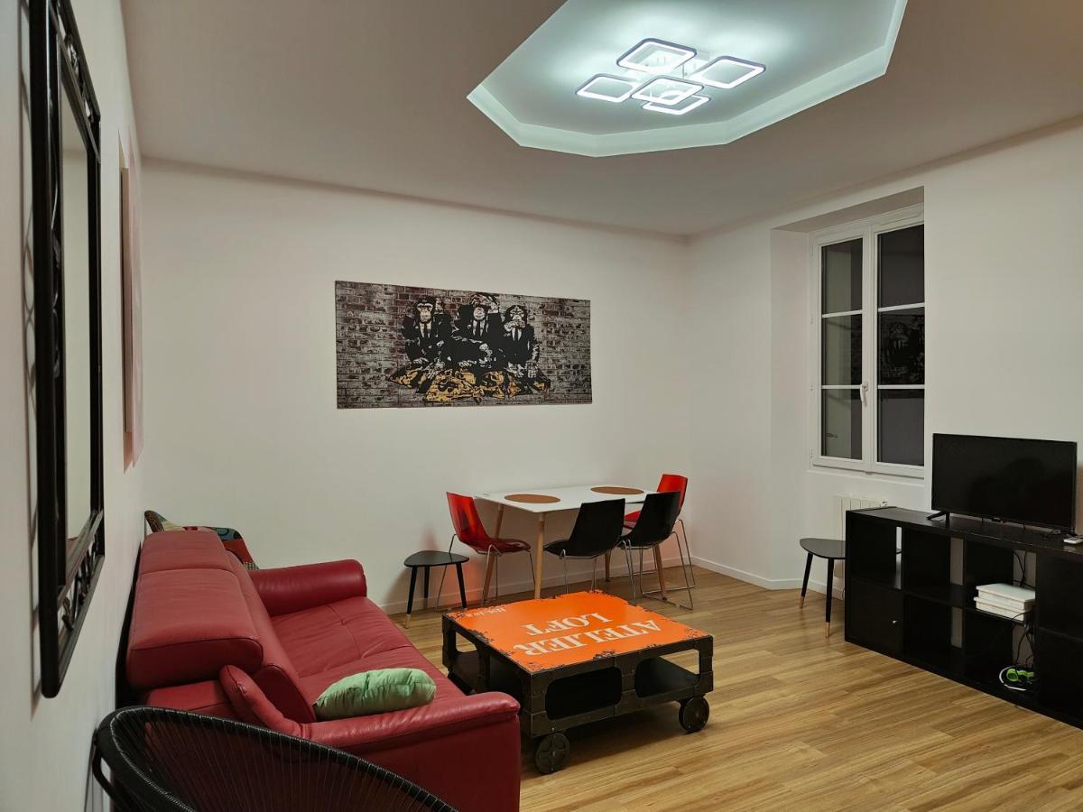 Les Lofts De Provins: 4 Apartment *